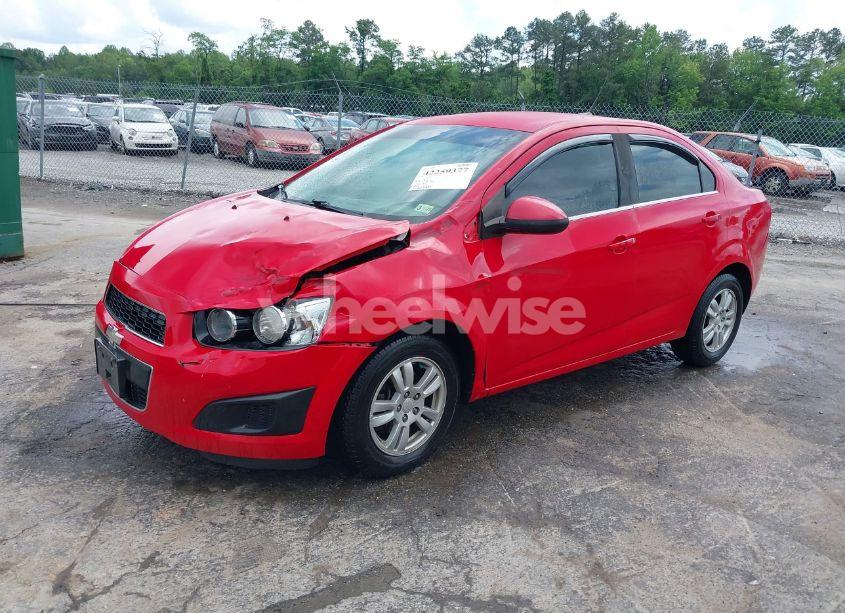 Photo 2 of 2013 Chevrolet Sonic LT AUTO (VIN 1G1JC5SG5D4214329)