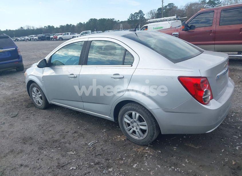 Photo 3 of 2013 Chevrolet Sonic LT AUTO (VIN 1G1JC5SG5D4226612)