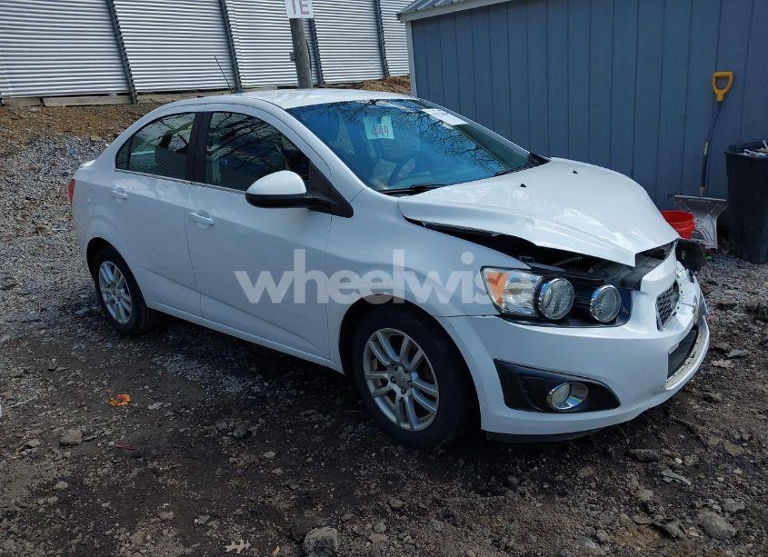 2015 Chevrolet Sonic LT AUTO (VIN 1G1JC5SG5F4147301) main photo