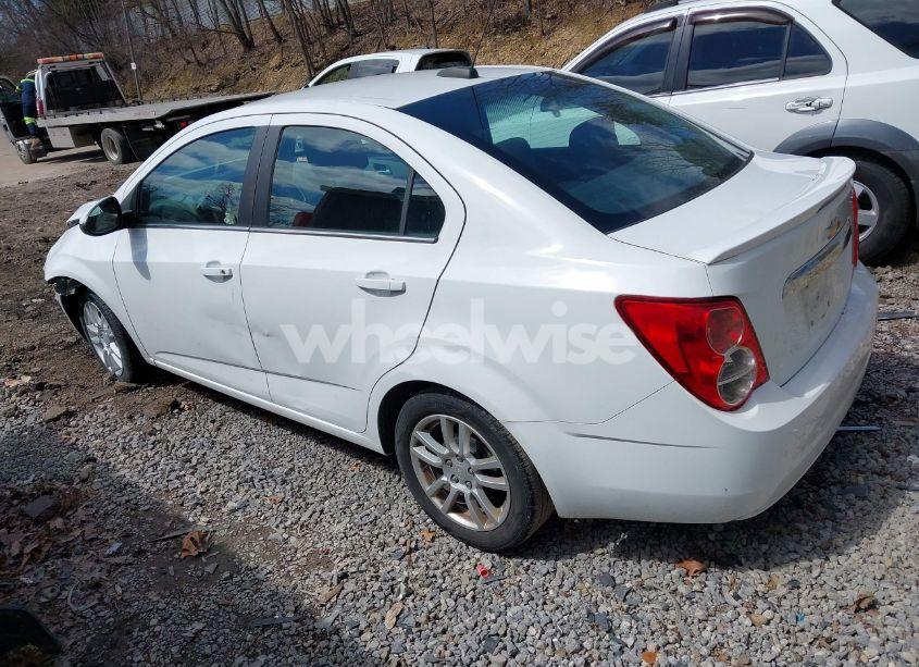 Photo 3 of 2015 Chevrolet Sonic LT AUTO (VIN 1G1JC5SG5F4147301)