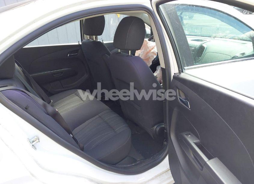 Photo 8 of 2015 Chevrolet Sonic LT AUTO (VIN 1G1JC5SG5F4147301)