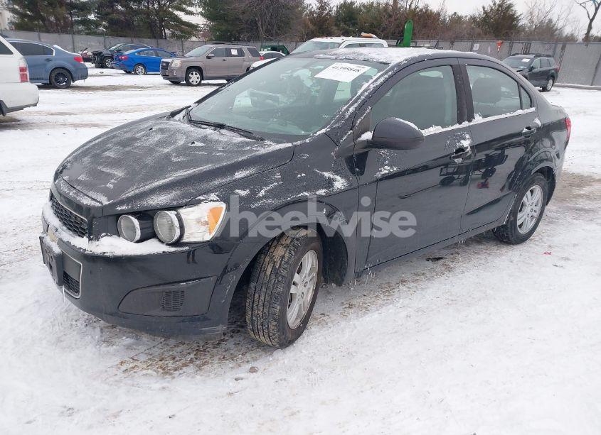 Photo 2 of 2015 Chevrolet Sonic LT AUTO (VIN 1G1JC5SG5F4163045)