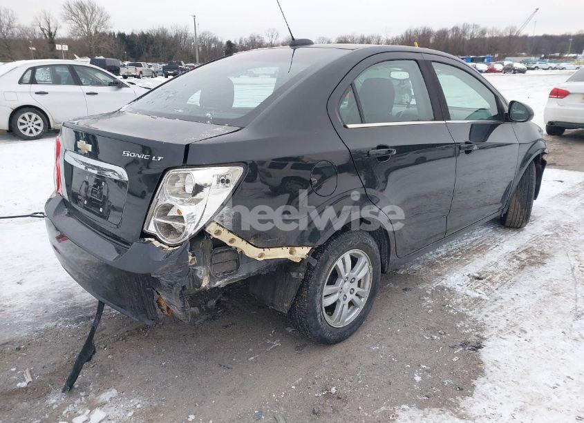 Photo 4 of 2015 Chevrolet Sonic LT AUTO (VIN 1G1JC5SG5F4163045)