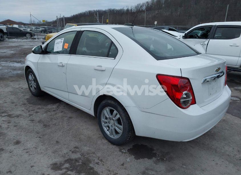 Photo 3 of 2016 Chevrolet Sonic LT AUTO (VIN 1G1JC5SG5G4119869)