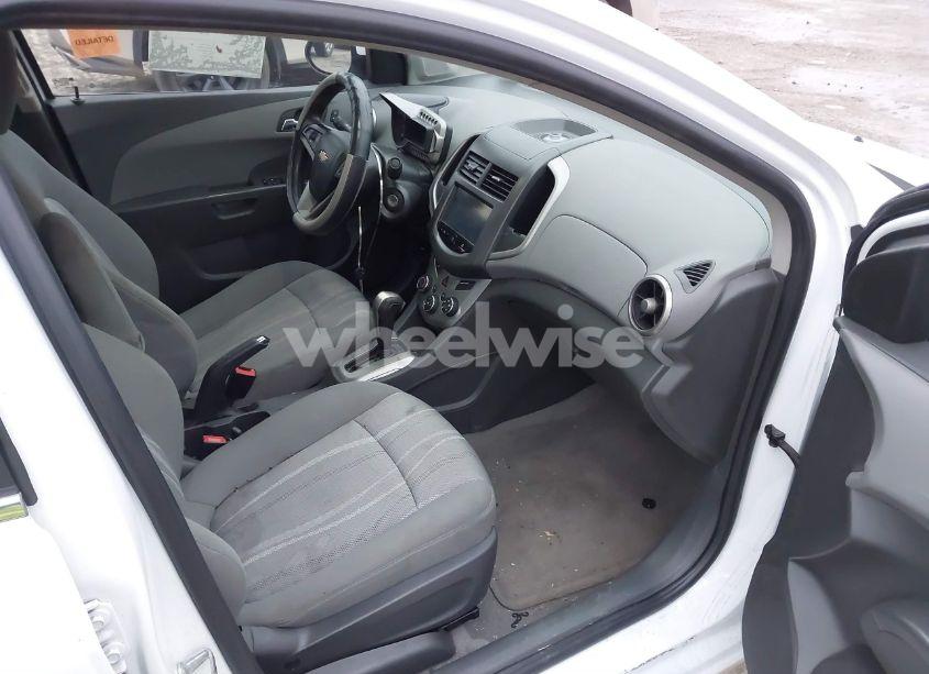 Photo 5 of 2016 Chevrolet Sonic LT AUTO (VIN 1G1JC5SG5G4119869)