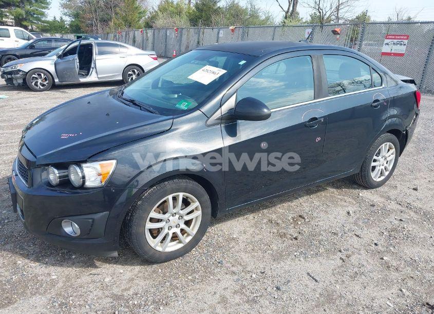Photo 2 of 2013 Chevrolet Sonic LT AUTO (VIN 1G1JC5SG6D4129788)