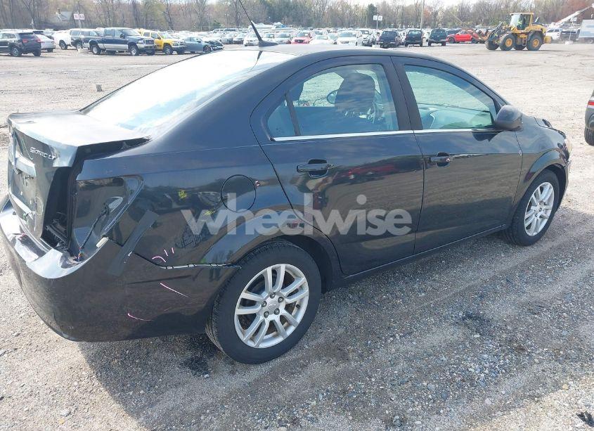 Photo 4 of 2013 Chevrolet Sonic LT AUTO (VIN 1G1JC5SG6D4129788)