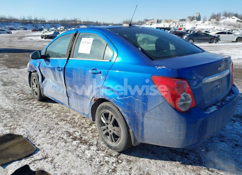 Photo 3 of 2016 Chevrolet Sonic LT AUTO (VIN 1G1JC5SG6G4137393)