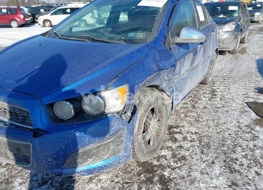 Photo 6 of 2016 Chevrolet Sonic LT AUTO (VIN 1G1JC5SG6G4137393)