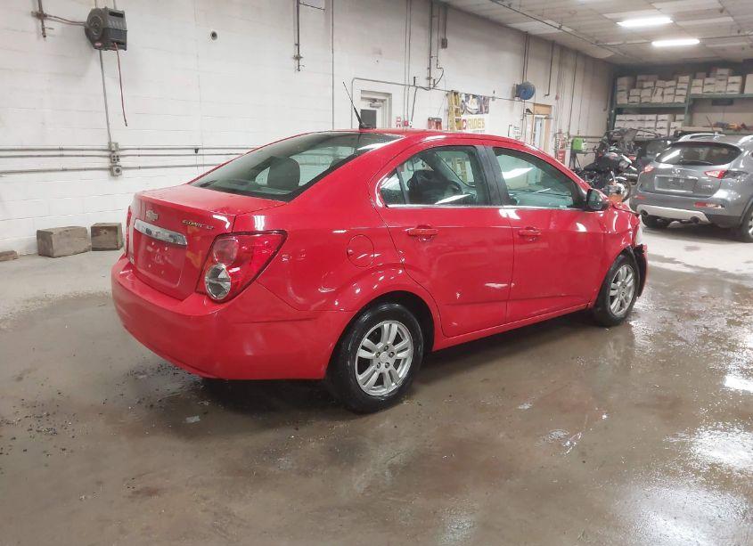 Photo 4 of 2013 Chevrolet Sonic LT AUTO (VIN 1G1JC5SG7D4154327)