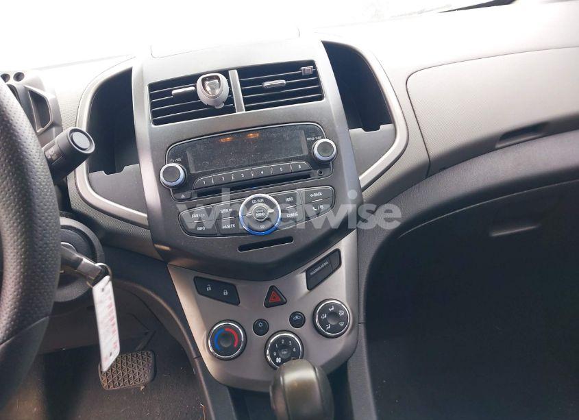 Photo 13 of 2013 Chevrolet Sonic LT AUTO (VIN 1G1JC5SG7D4177302)