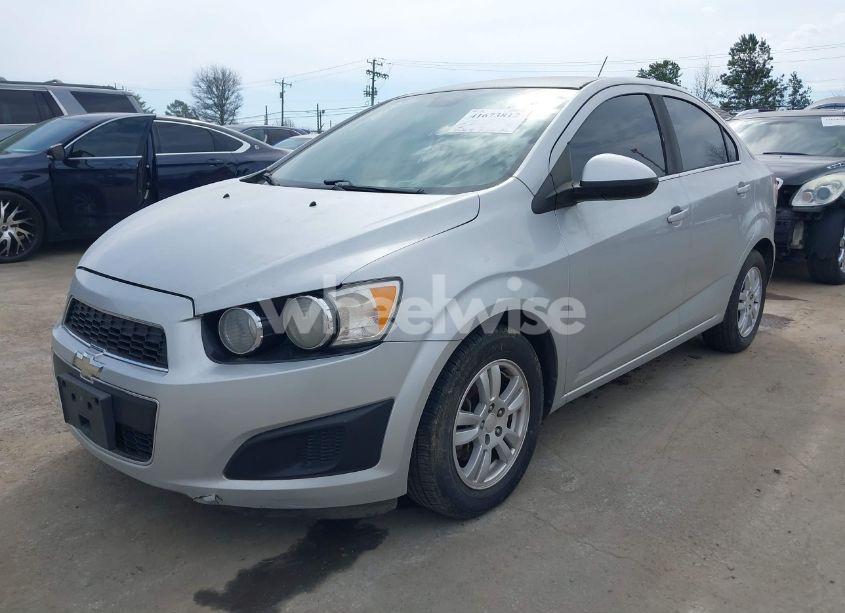 Photo 2 of 2013 Chevrolet Sonic LT AUTO (VIN 1G1JC5SG7D4177302)