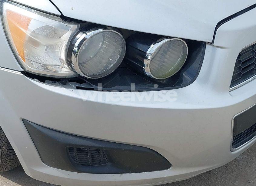 Photo 6 of 2013 Chevrolet Sonic LT AUTO (VIN 1G1JC5SG7D4177302)