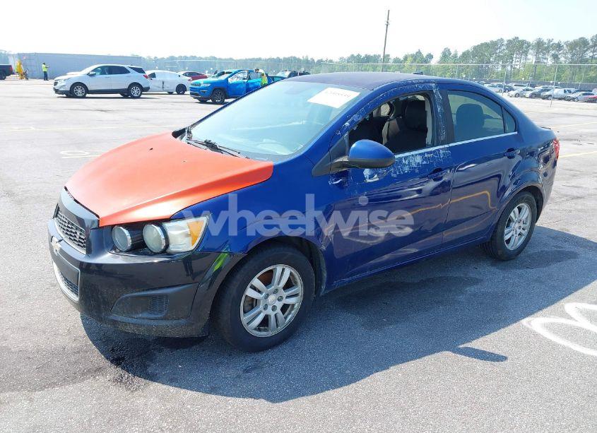 Photo 2 of 2013 Chevrolet Sonic LT AUTO (VIN 1G1JC5SG7D4227809)