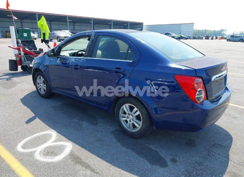 Photo 3 of 2013 Chevrolet Sonic LT AUTO (VIN 1G1JC5SG7D4227809)
