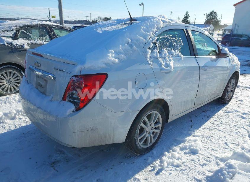 Photo 4 of 2014 Chevrolet Sonic LT AUTO (VIN 1G1JC5SG7E4132359)