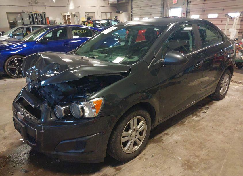 Photo 2 of 2015 Chevrolet Sonic LT AUTO (VIN 1G1JC5SG7F4104479)