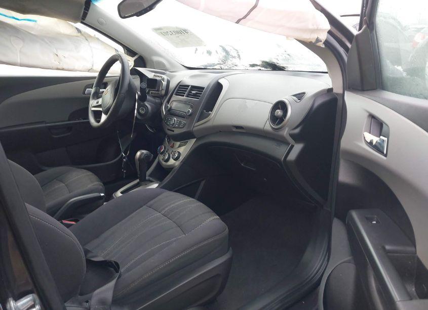 Photo 5 of 2015 Chevrolet Sonic LT AUTO (VIN 1G1JC5SG7F4194488)