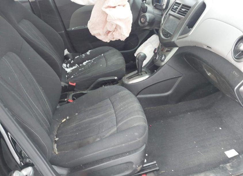 Photo 5 of 2016 Chevrolet Sonic LT AUTO (VIN 1G1JC5SG7G4125219)