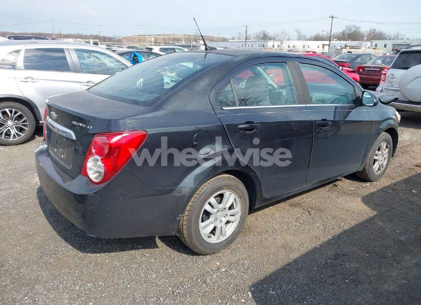Photo 4 of 2013 Chevrolet Sonic LT AUTO (VIN 1G1JC5SG8D4167443)