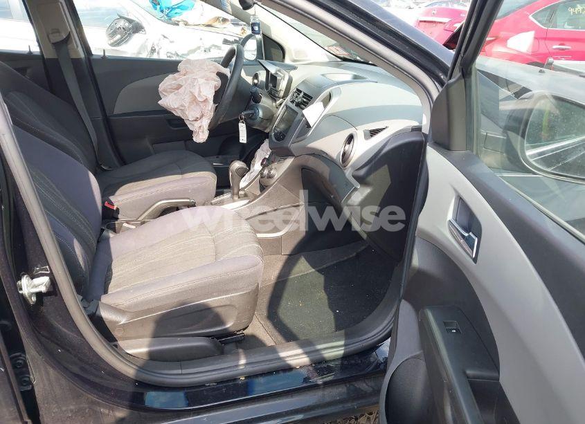 Photo 5 of 2013 Chevrolet Sonic LT AUTO (VIN 1G1JC5SG8D4167443)