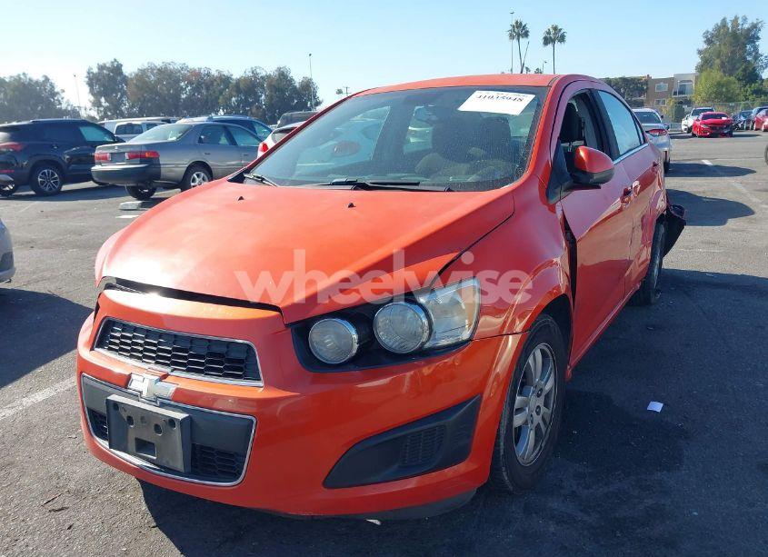 Photo 2 of 2013 Chevrolet Sonic LT AUTO (VIN 1G1JC5SG8D4189331)