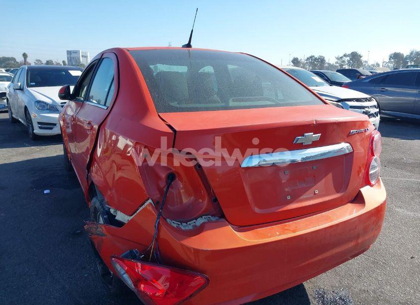 Photo 3 of 2013 Chevrolet Sonic LT AUTO (VIN 1G1JC5SG8D4189331)