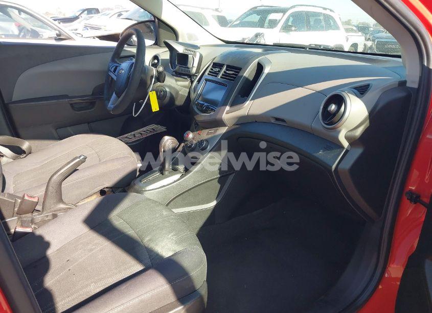 Photo 5 of 2013 Chevrolet Sonic LT AUTO (VIN 1G1JC5SG8D4189331)