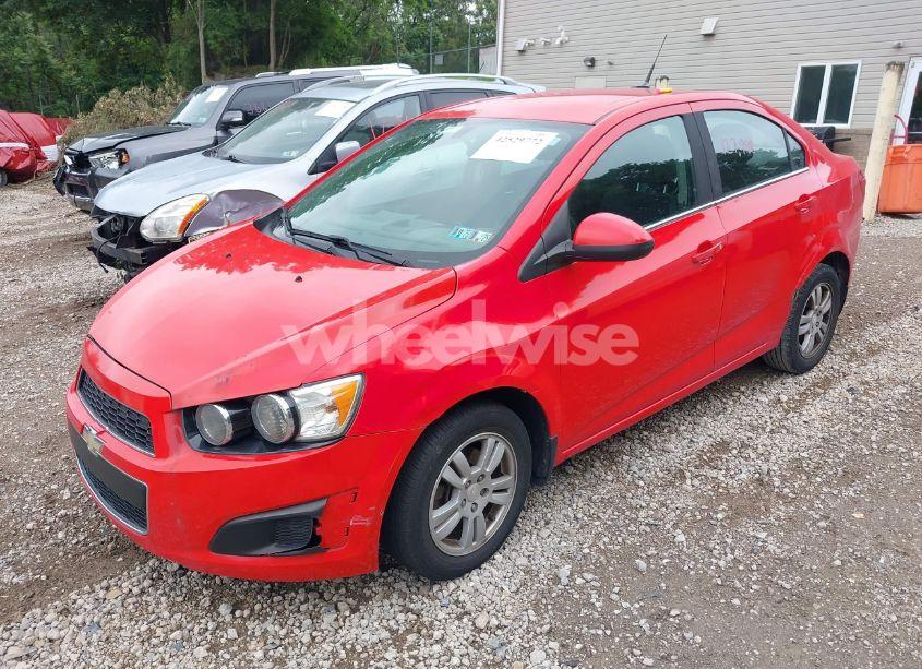 Photo 2 of 2014 Chevrolet Sonic LT AUTO (VIN 1G1JC5SG8E4230669)
