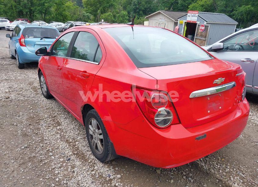 Photo 3 of 2014 Chevrolet Sonic LT AUTO (VIN 1G1JC5SG8E4230669)