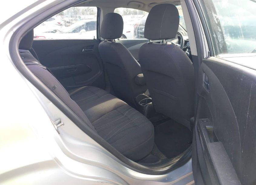 Photo 8 of 2013 Chevrolet Sonic LT AUTO (VIN 1G1JC5SG9D4134211)