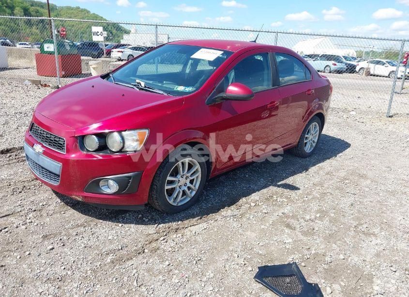 Photo 2 of 2013 Chevrolet Sonic LT (VIN 1G1JC5SG9D4167189)