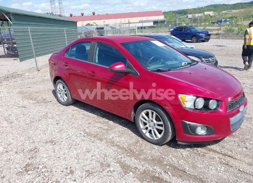 Photo 3 of 2013 Chevrolet Sonic LT (VIN 1G1JC5SG9D4167189)