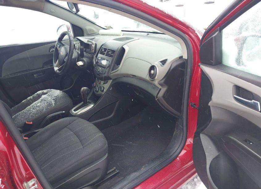 Photo 5 of 2013 Chevrolet Sonic LT AUTO (VIN 1G1JC5SG9D4240528)