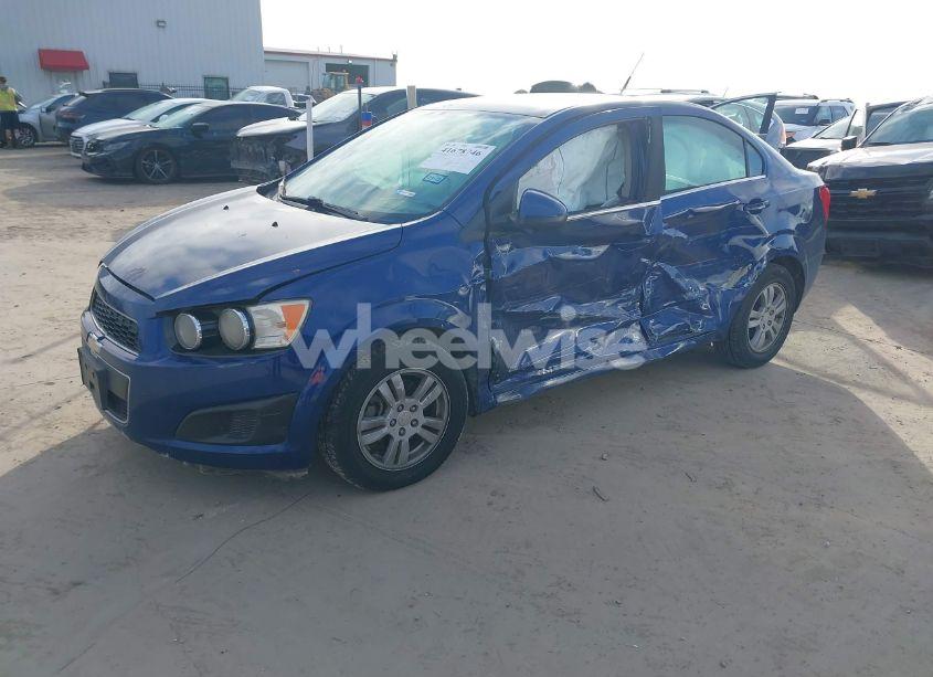 Photo 2 of 2014 Chevrolet Sonic LT AUTO (VIN 1G1JC5SG9E4214156)