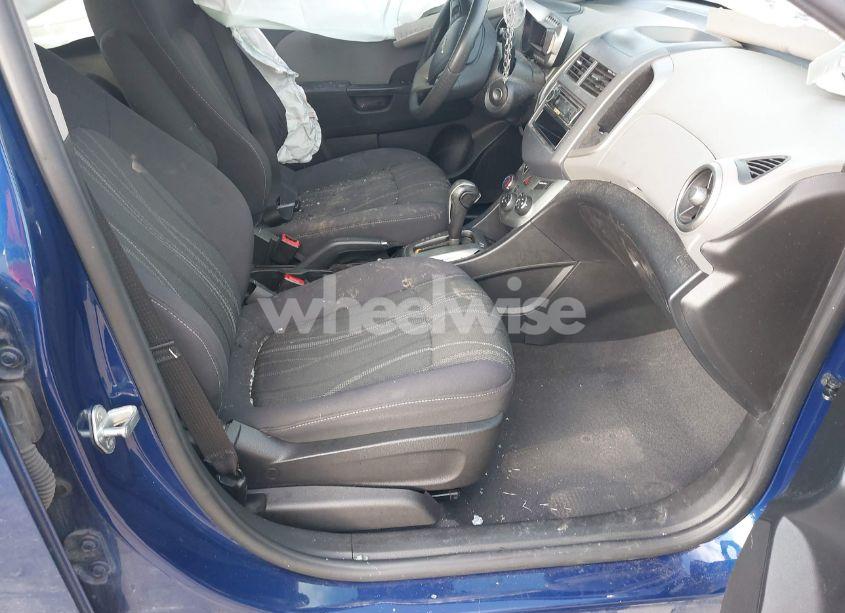 Photo 5 of 2014 Chevrolet Sonic LT AUTO (VIN 1G1JC5SG9E4214156)