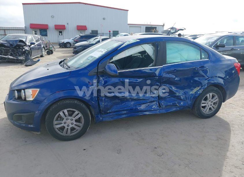 Photo 6 of 2014 Chevrolet Sonic LT AUTO (VIN 1G1JC5SG9E4214156)