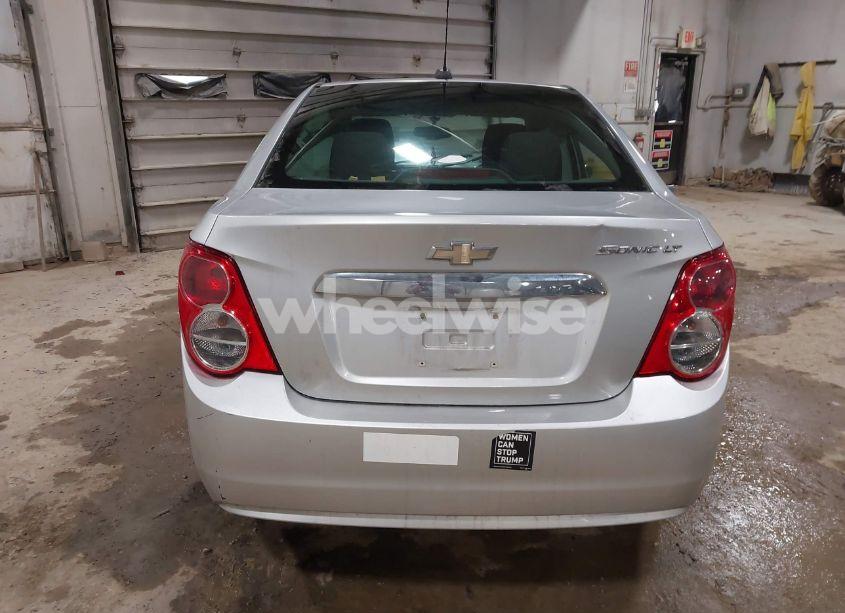 Photo 16 of 2015 Chevrolet Sonic LT AUTO (VIN 1G1JC5SG9F4133627)