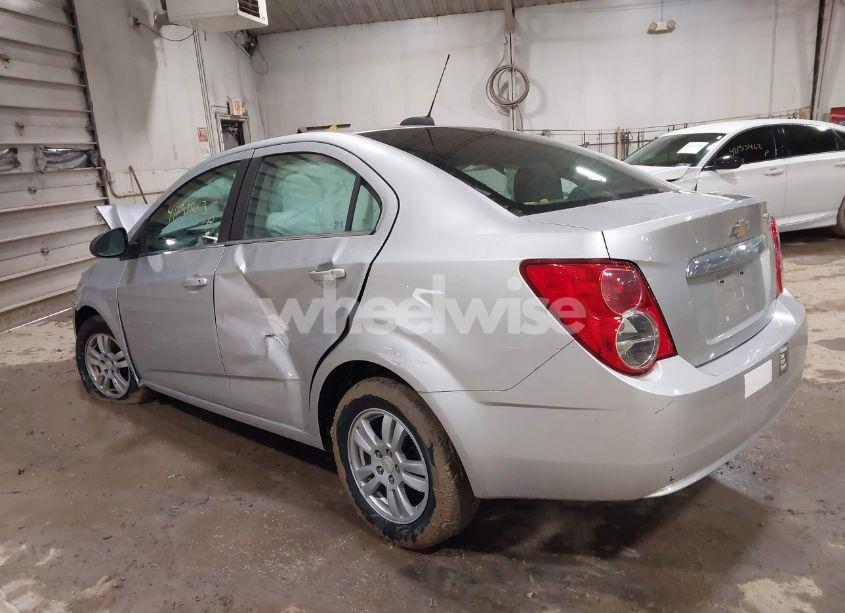 Photo 3 of 2015 Chevrolet Sonic LT AUTO (VIN 1G1JC5SG9F4133627)