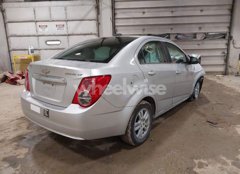 Photo 4 of 2015 Chevrolet Sonic LT AUTO (VIN 1G1JC5SG9F4133627)