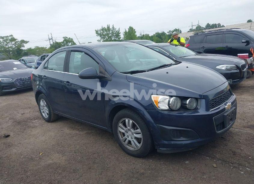 2015 Chevrolet Sonic LT AUTO (VIN 1G1JC5SG9F4197876) main photo