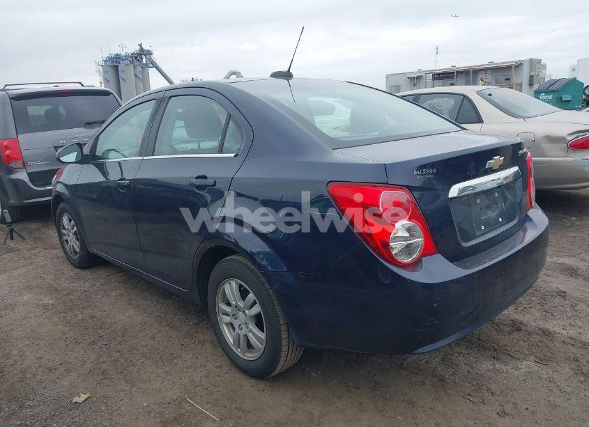 Photo 3 of 2015 Chevrolet Sonic LT AUTO (VIN 1G1JC5SG9F4197876)