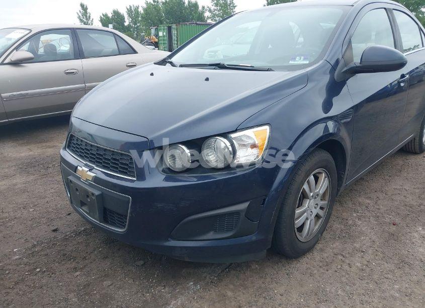 Photo 6 of 2015 Chevrolet Sonic LT AUTO (VIN 1G1JC5SG9F4197876)