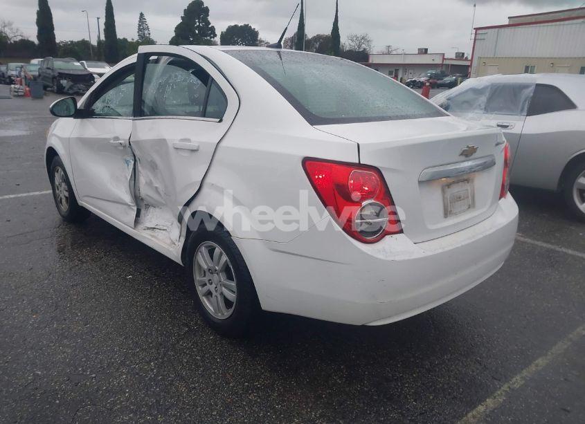 Photo 3 of 2013 Chevrolet Sonic LT AUTO (VIN 1G1JC5SGXD4230428)