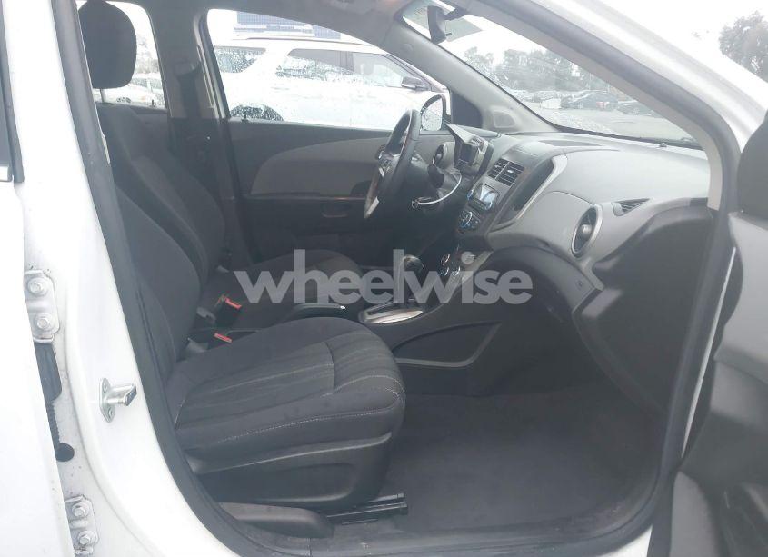 Photo 5 of 2013 Chevrolet Sonic LT AUTO (VIN 1G1JC5SGXD4230428)