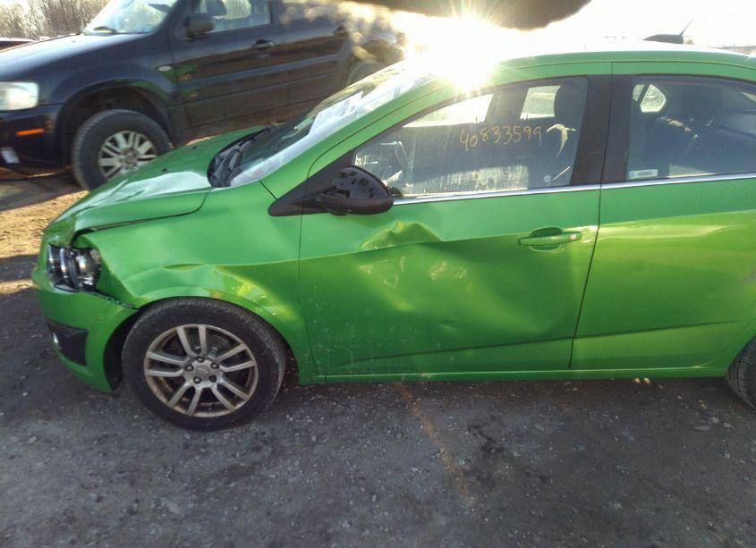 Photo 6 of 2015 Chevrolet Sonic LT AUTO (VIN 1G1JC5SGXF4102502)