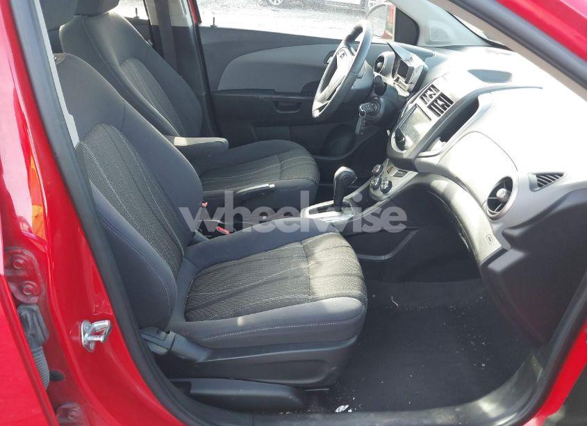 Photo 5 of 2016 Chevrolet Sonic LT AUTO (VIN 1G1JC5SGXG4175130)