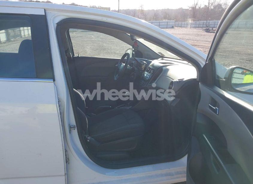 Photo 5 of 2012 Chevrolet Sonic 2LT (VIN 1G1JC5SH0C4134086)