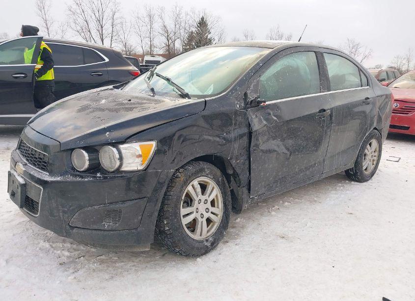 Photo 2 of 2013 Chevrolet Sonic LT AUTO (VIN 1G1JC5SH0D4108573)