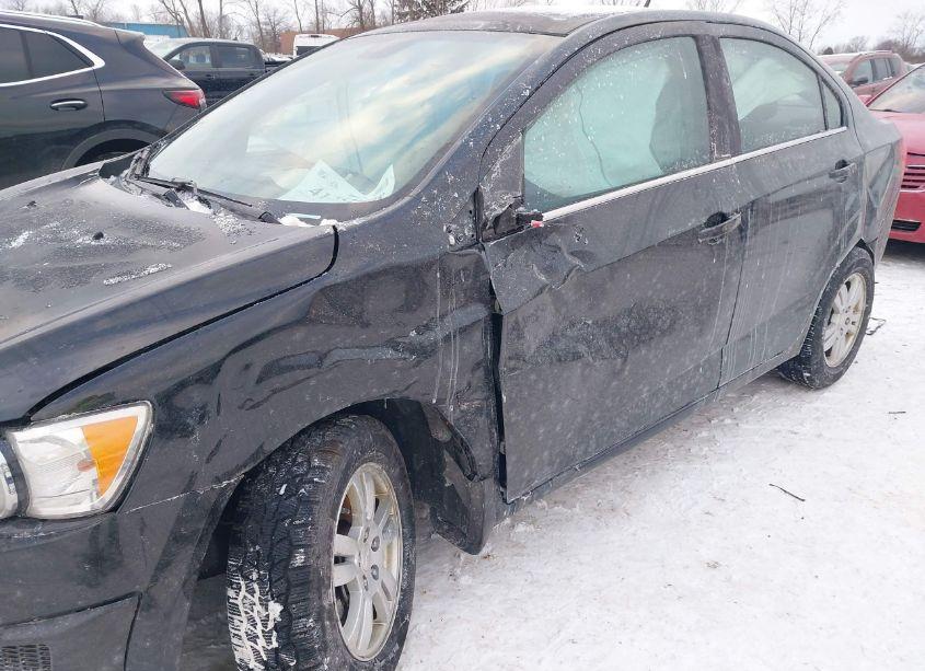 Photo 6 of 2013 Chevrolet Sonic LT AUTO (VIN 1G1JC5SH0D4108573)